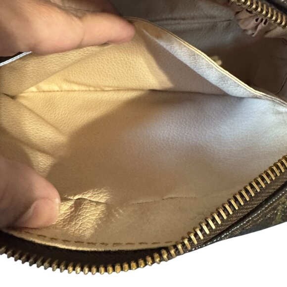 LOUIS VUITTON Monogram Trousse Toilette 23 - Picture 12 of 12